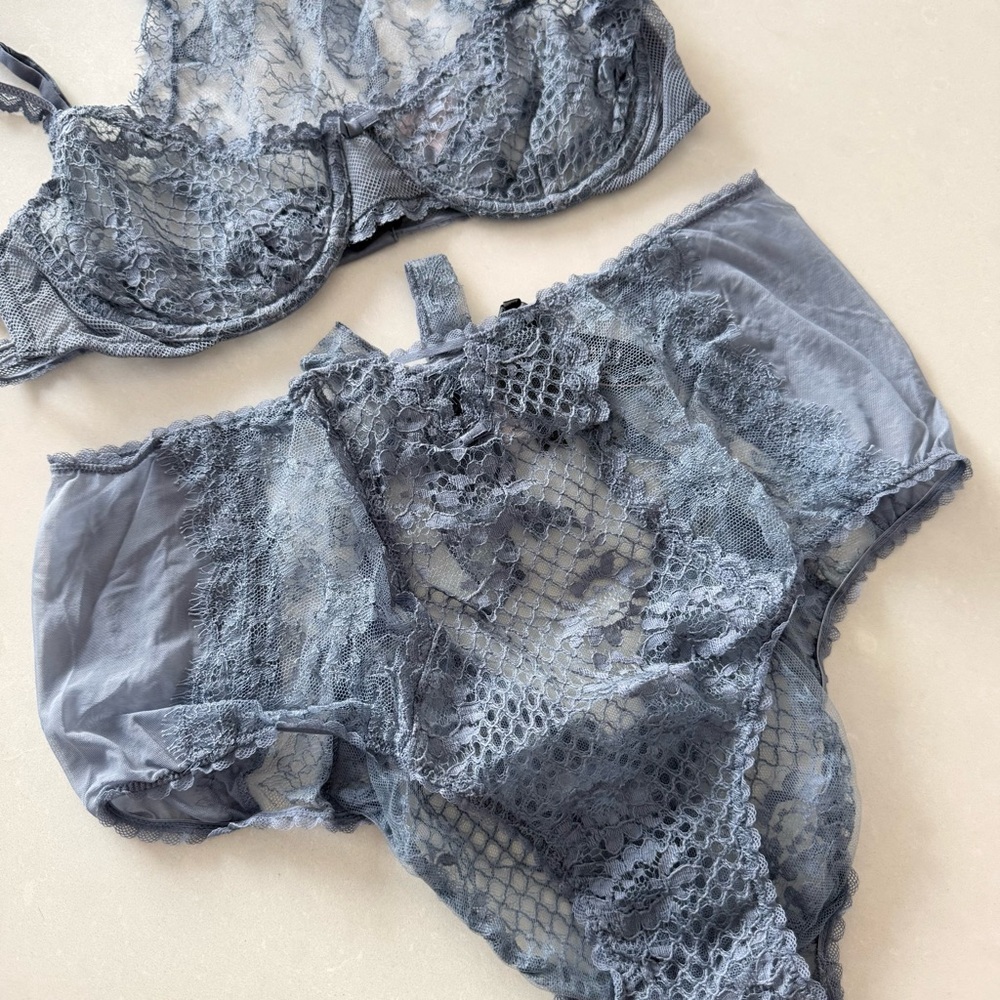 Victoria's Secret Designer Collection Bra & Panty Lace Lingerie Set - Picture 3 of 11